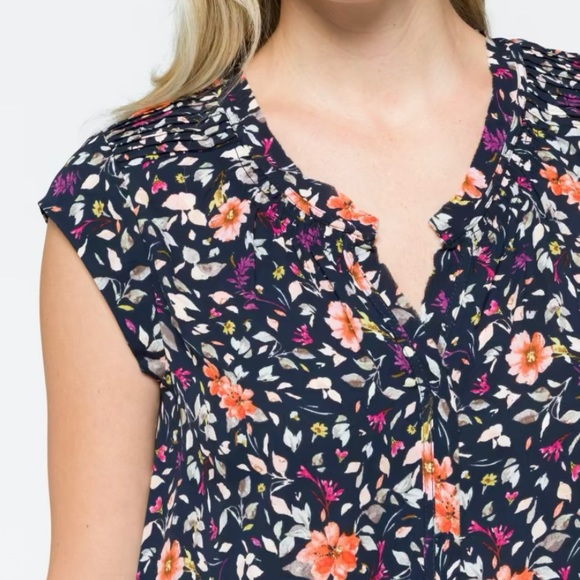 Daniel Rainn - Bernal Split Neck Blouse - Picture 12 of 14